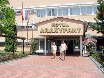 Aranypart Szallo-Koezoessegi Szallashely Siófok Kültér fotó
